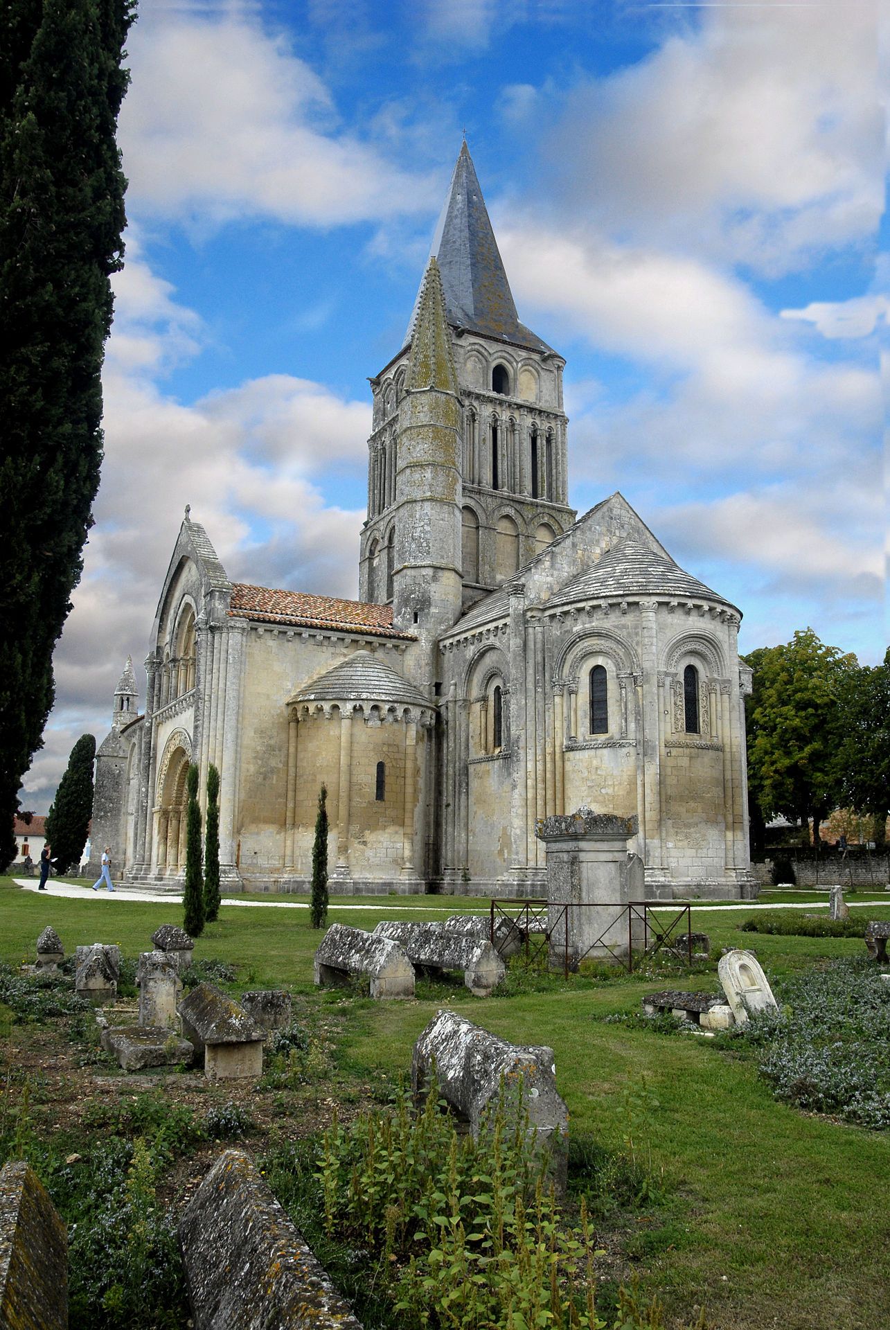 Poitou charentes wikipedia