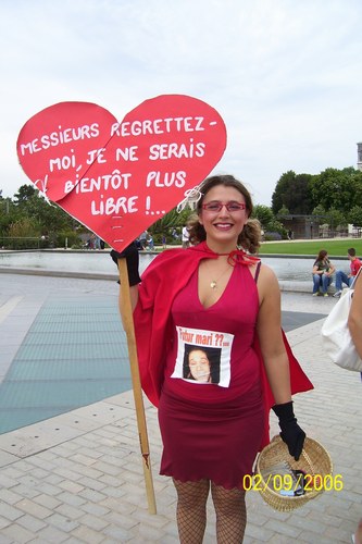 Enterrement vie de jeune fille enceinte