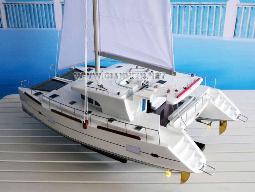Catamaran miniature