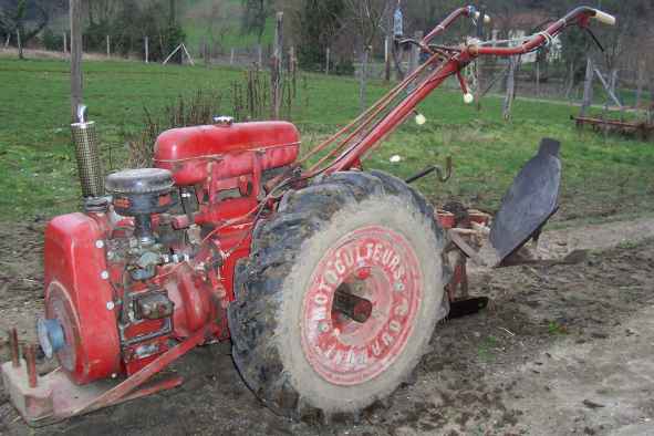 Vieux motoculteur a vendre