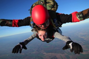 Saut en parachute belgique pas cher